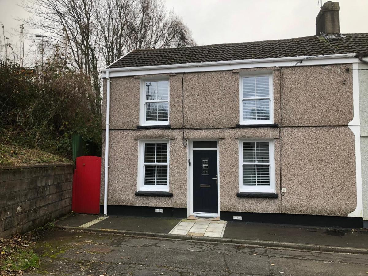 Rj S House Apartamento Merthyr Tydfil Exterior foto